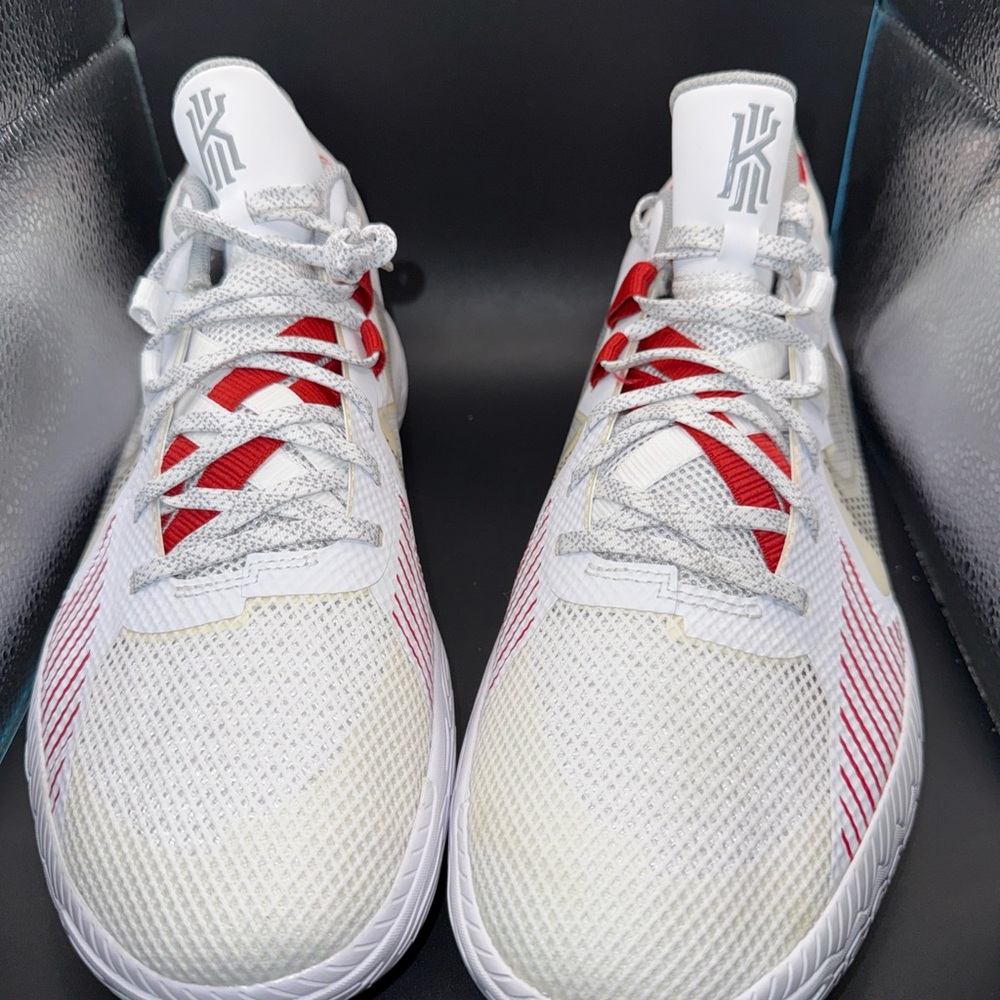 Nike White and Red Sneakers - Picture 1 of 13